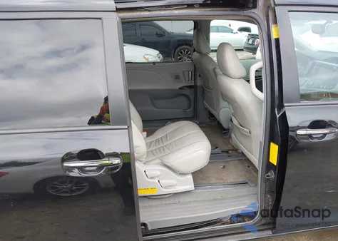 2013 Toyota Sienna Xle V6 8 Passenger из США, поврежденный, VIN 5TDYK3DC6DS367569